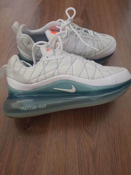 Nike Air Max 720 -818