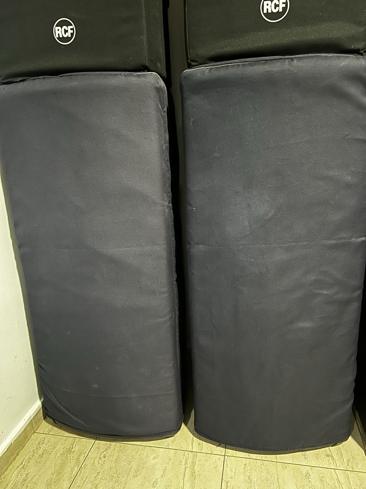 Vand sau schimb cu basii activi 2 boxe activive Mackie SA 1530z