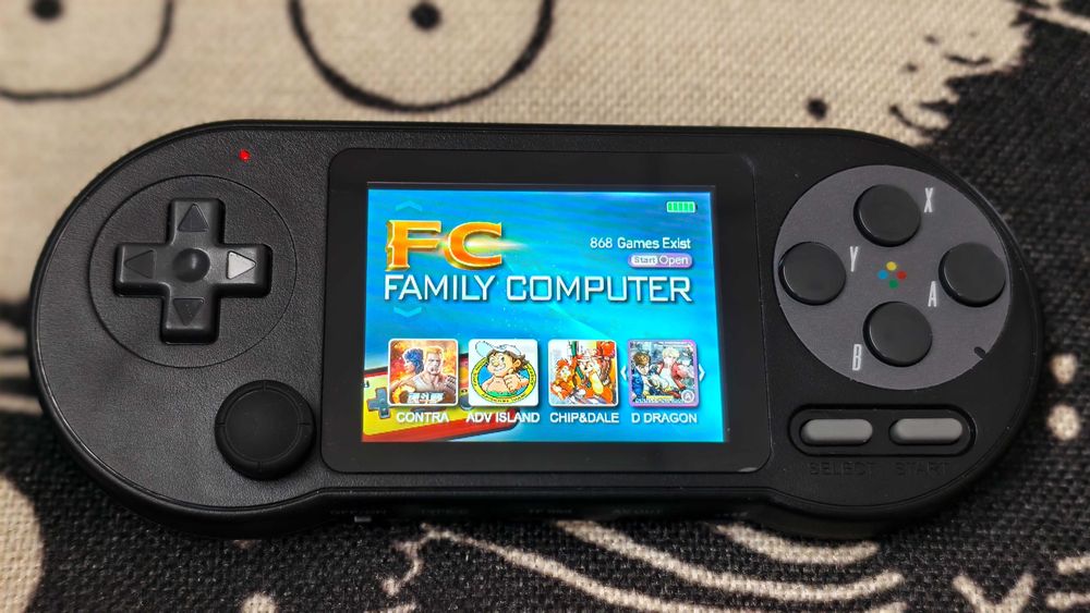Ретро гейм конзола DATA FROG SF2000 6000 игри 3 инча втори джойстик