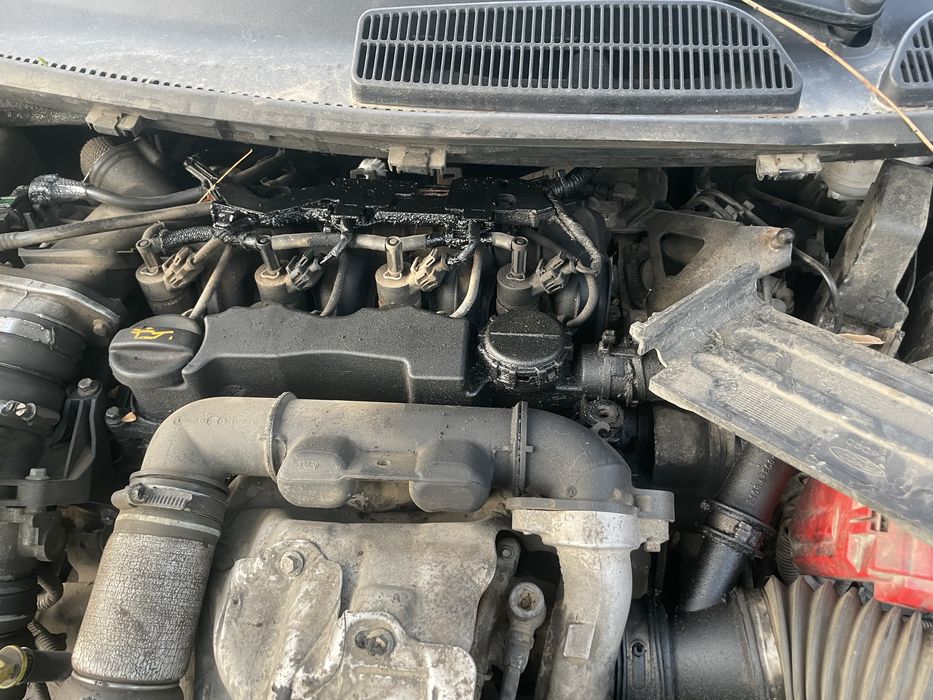 Dezmembrez ford fiesta mk 6 2009
