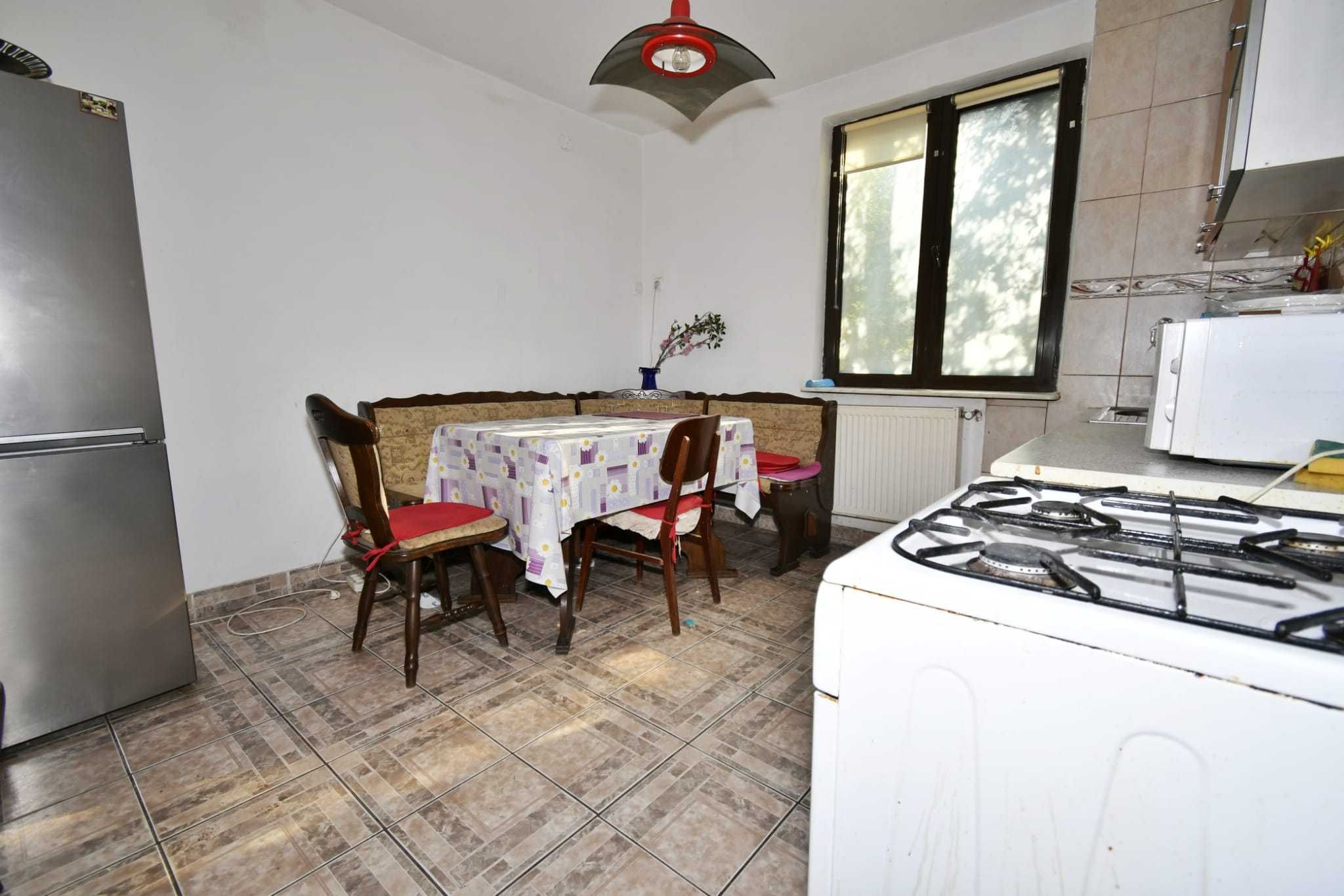 Inchiriez casa strada principala Brestei
