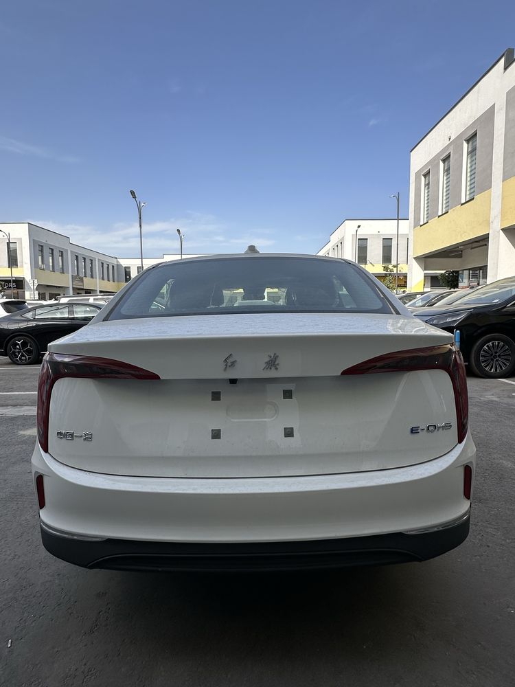Hongqi EQM5 2024 va 2025 yili