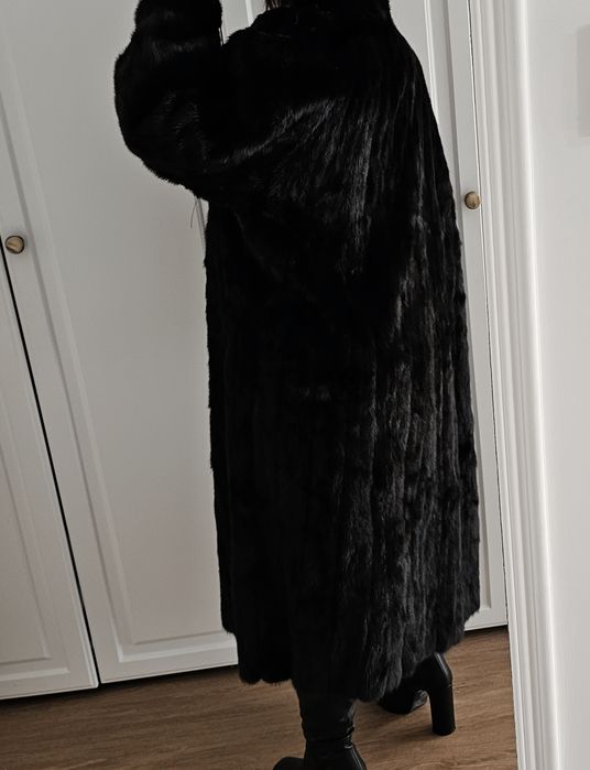 Haină de blană naturală de nurcă neagră
