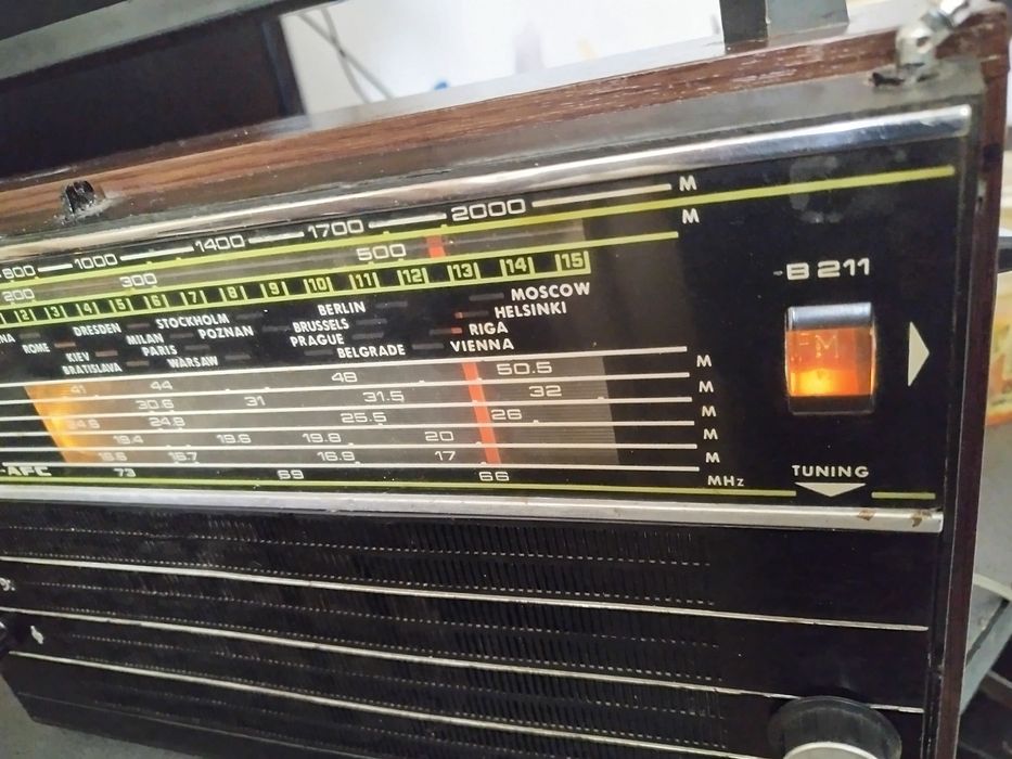 Radio Selena B211