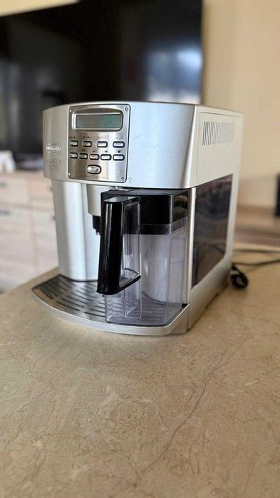 Кофемашина Delonghi в отличном состоянии а 200 000 тенге