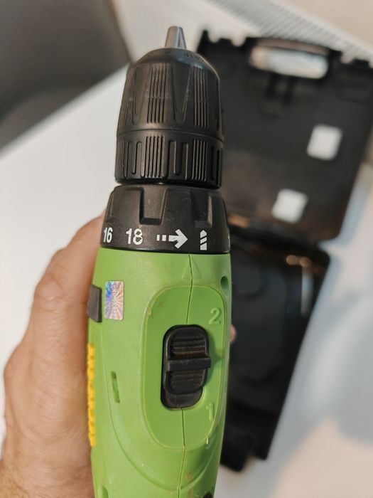 vand bormasina Procraft cu 2 acumulatori de 12v, perfect functionala,