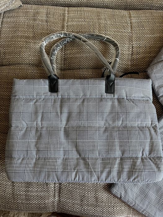 Чанта чисто нова+ шал