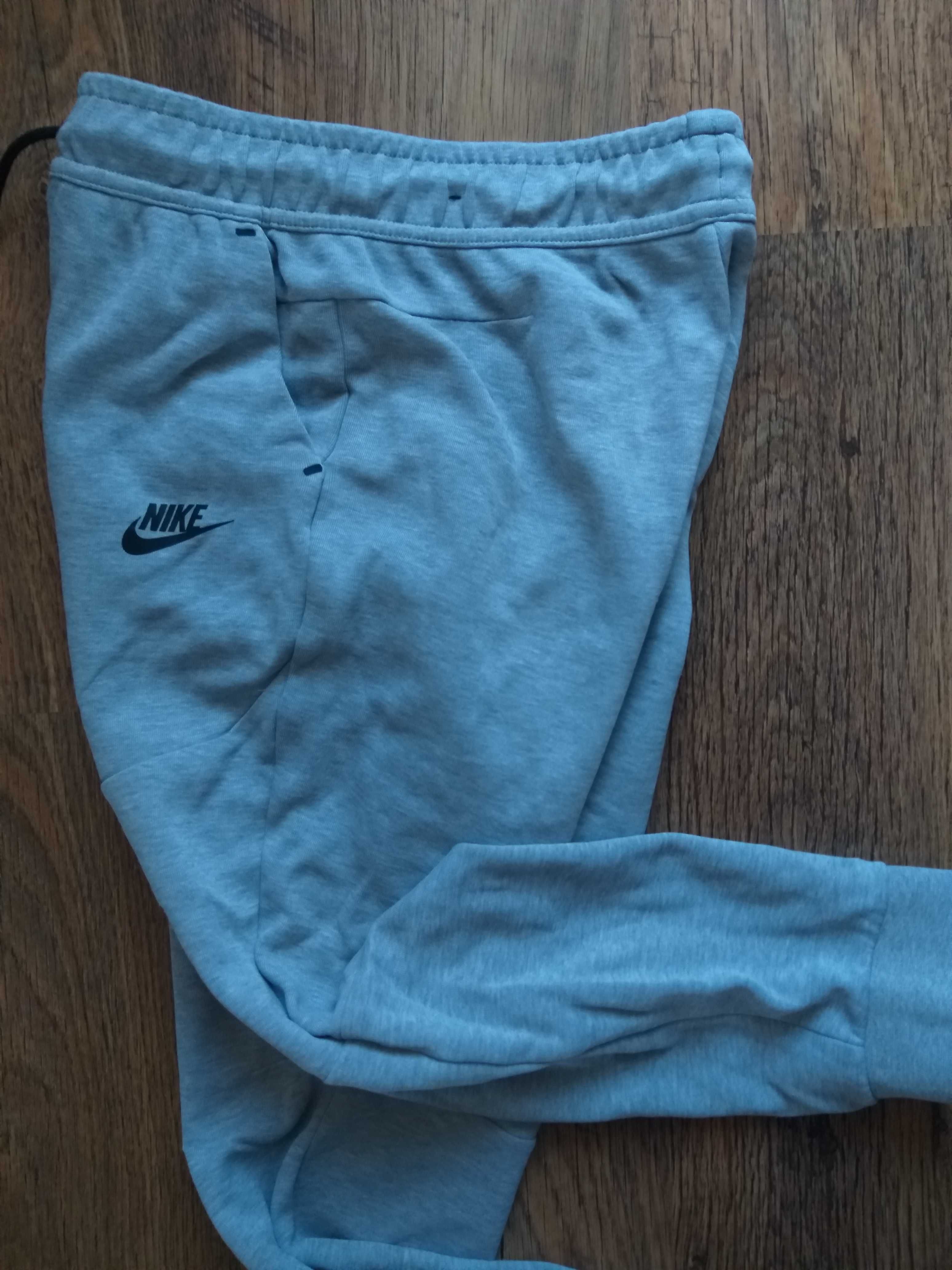 Nike B NSW TCH FLC PANT - страхотно юношеско долнище 147-158см.