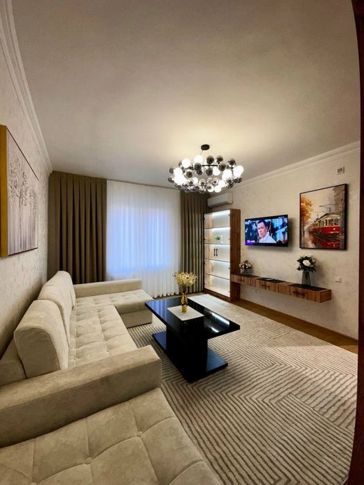 Центр Ц7.  1в2комнатная. Еаро квартира.  Ор метро