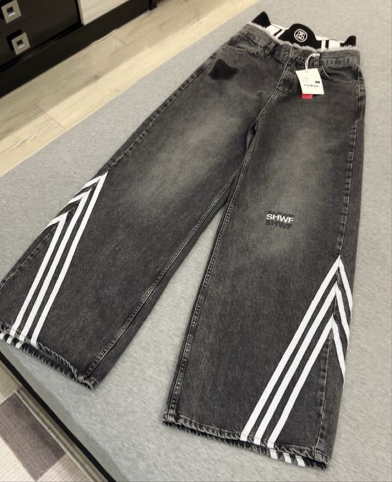 Тъмно сиви дънки с висока талия