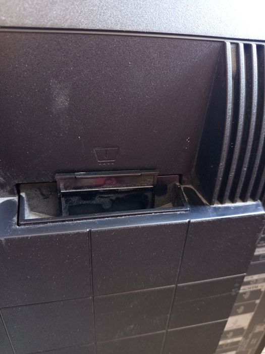 Продавам 2 телевизора на части