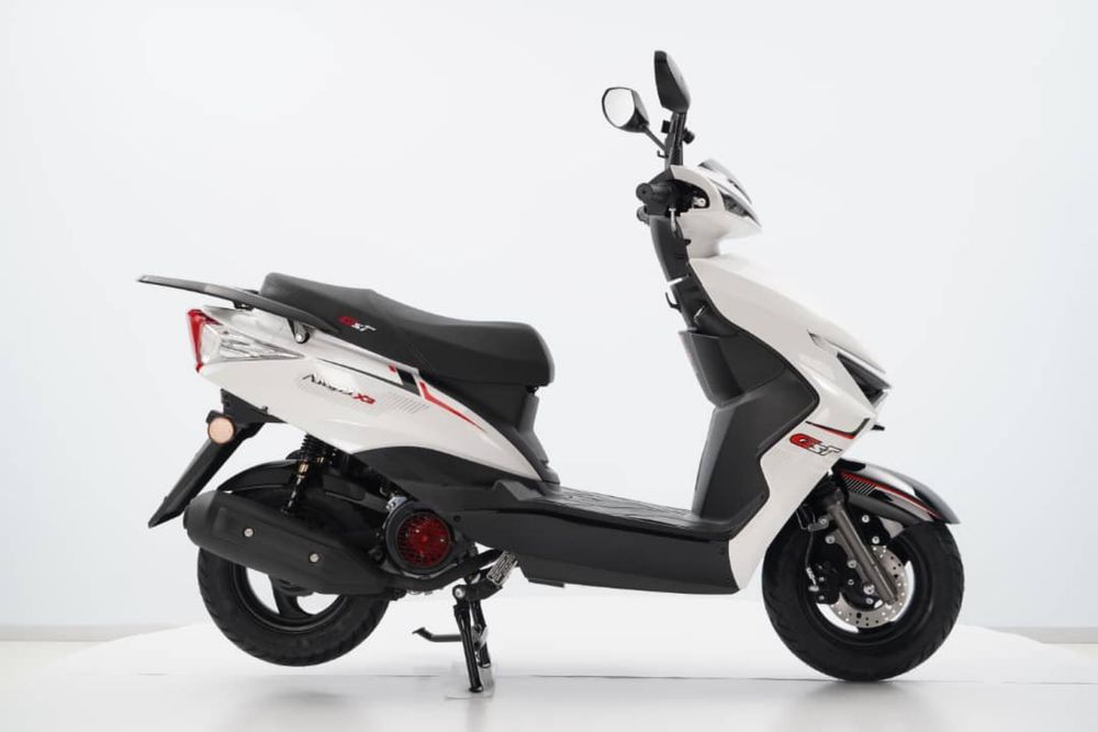 Скутер Gst 150cc шлем в подарок