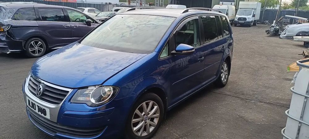Dezmembrari / Dezmembrez Volkswagen Touran Touran (1T1, 1T2) Facelift 1.9 TDI BLS cutie viteze manuala cod culoare LC5C