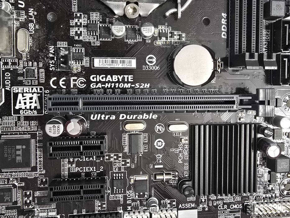 Placa de baza GIGABYTE GA-H110M-S2H, Socket 1151 + procesor I3 7100