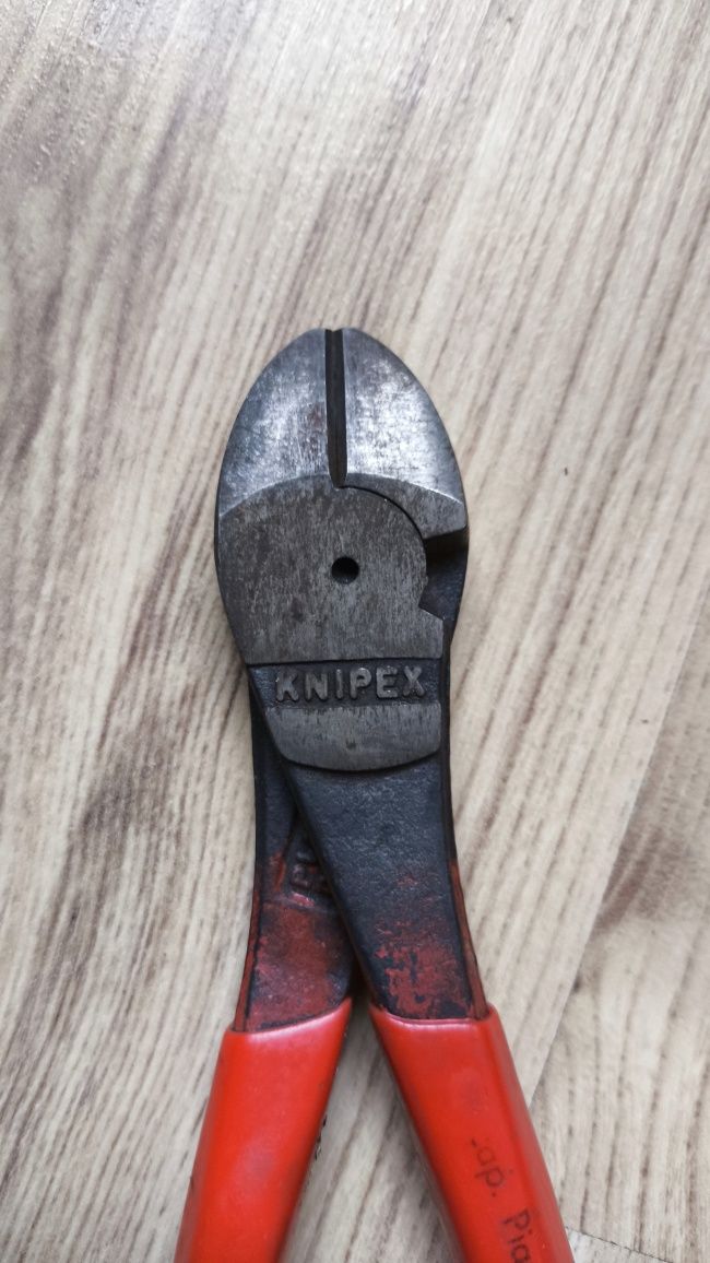 Knipex 74 01 180 клещи резачки странични усилени 180 мм.