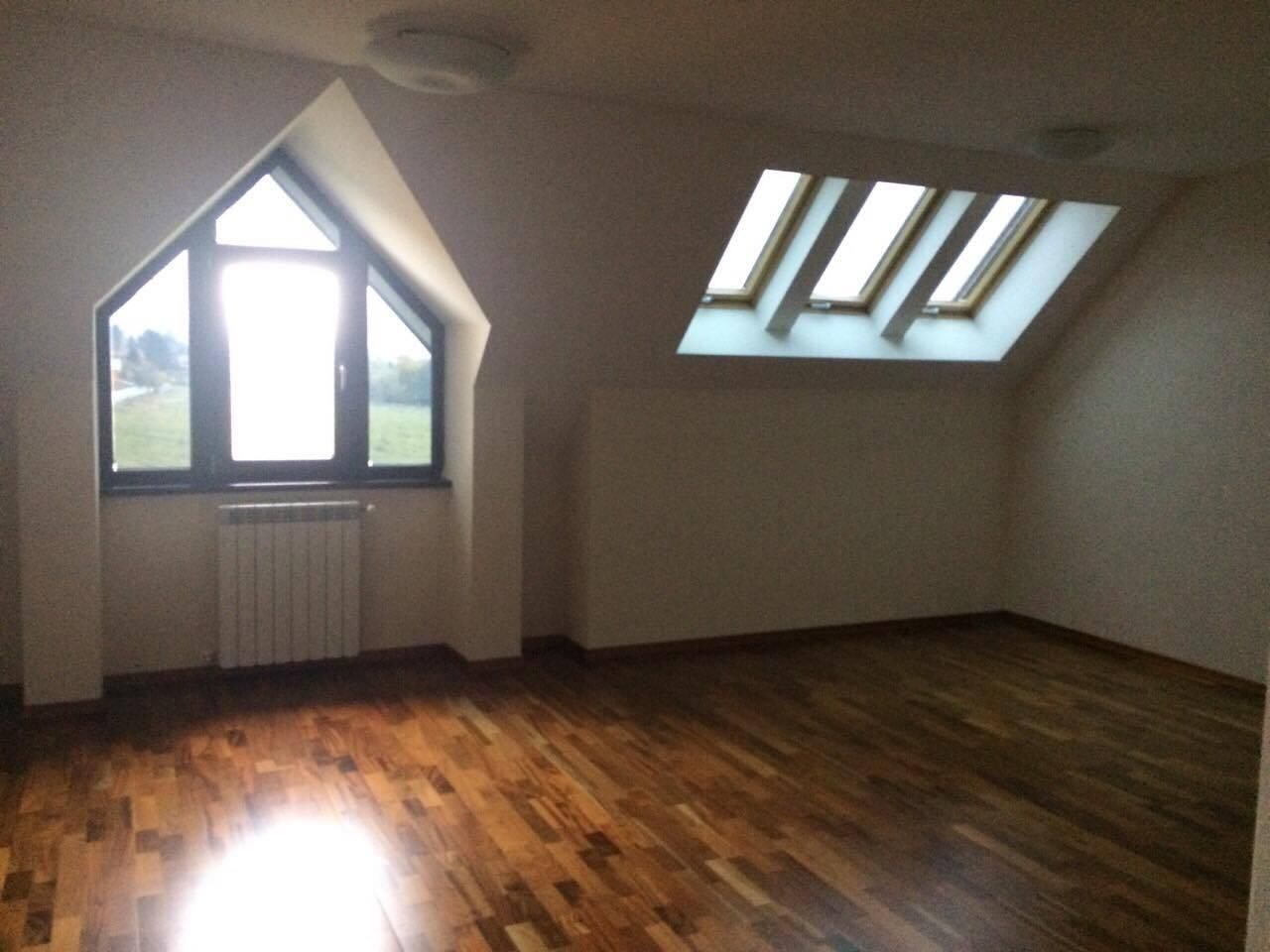 Дава се под наем Къща в София, Симеоново - 280 кв.м за 2000 € - Снимка #1