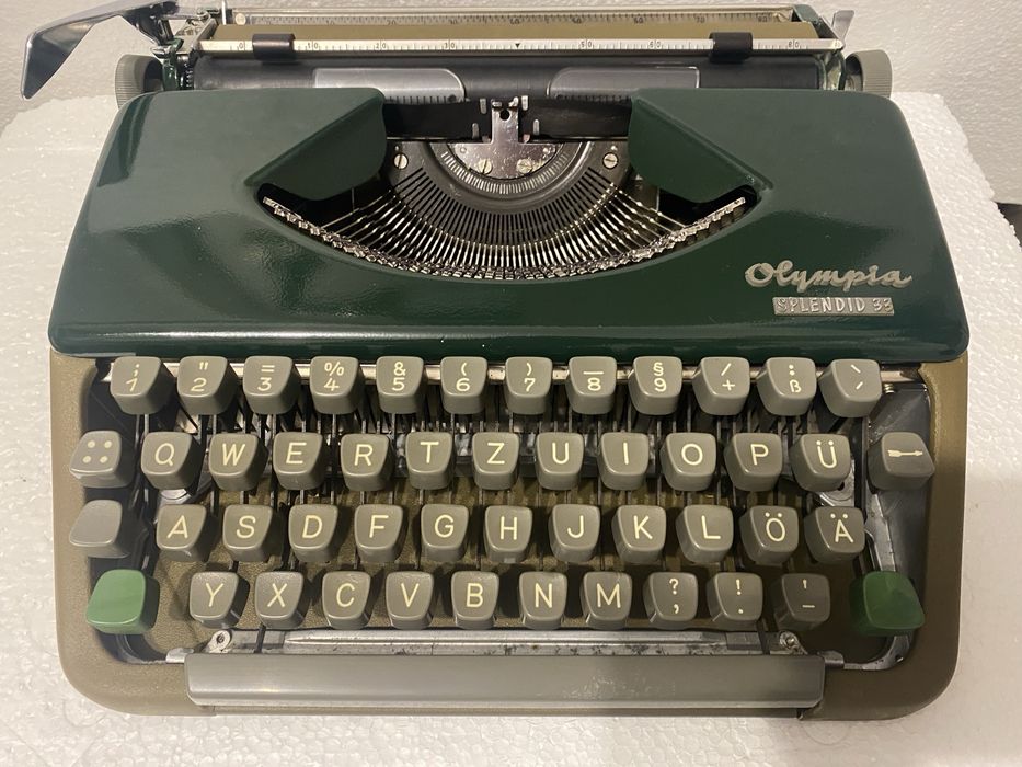 Masina de scris olympia 33 army