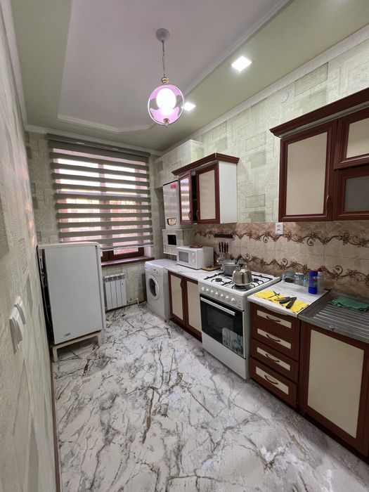 Ал Хоразмий кучада 2/2 хонали квартира Сотилади