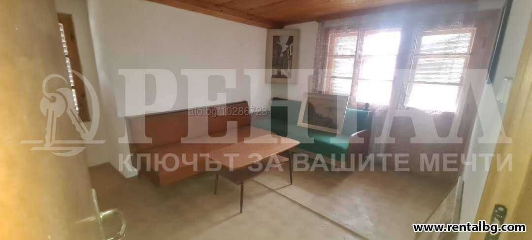 Двуетажна къща 120 кв.м РЗП 464 кв.м двор