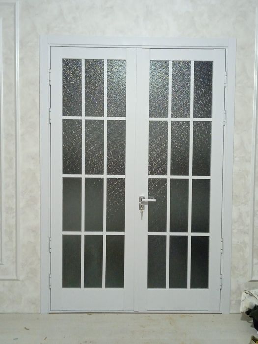 Eshik oʻrnatish Установка дверей