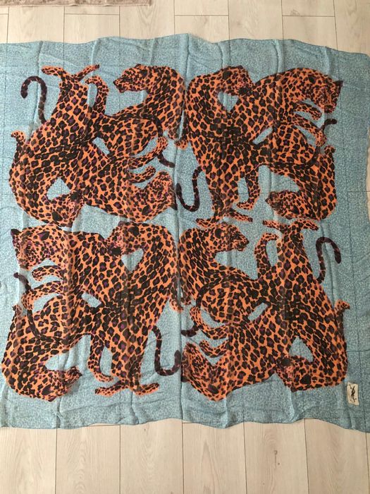 Eșarfă Yves Saint Laurent (YSL)