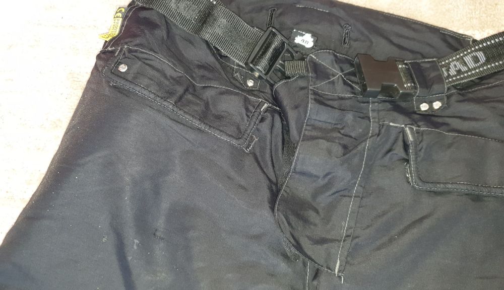 Pantaloni motociclism