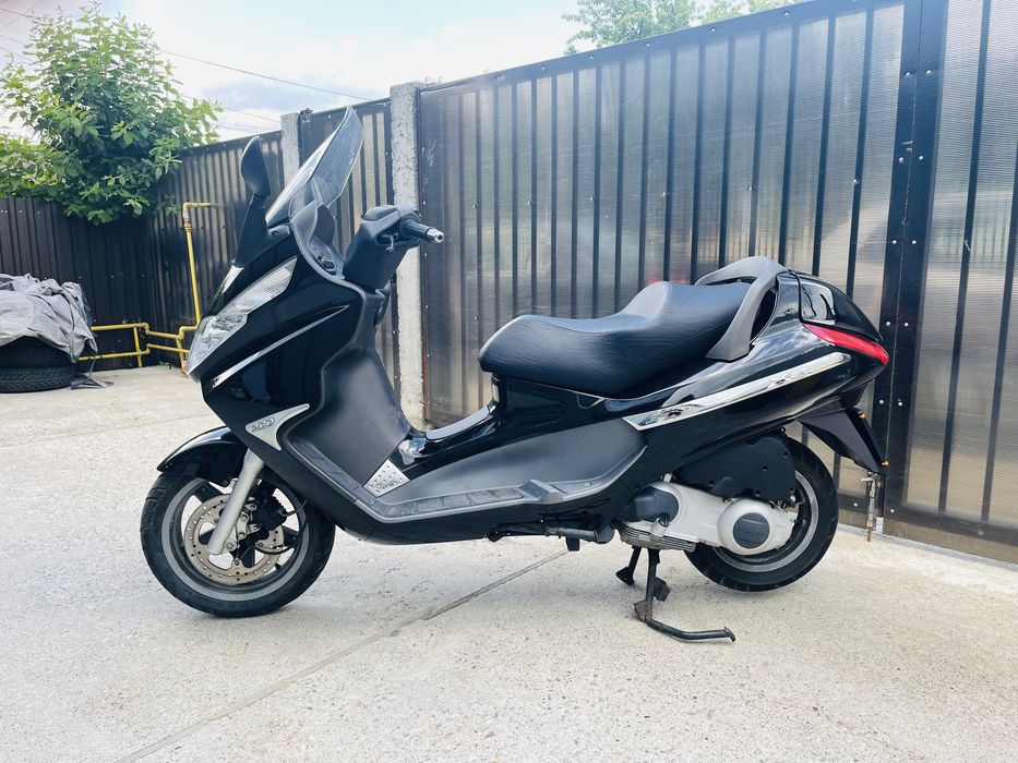 Scuter Piaggio X8 200 cmc3