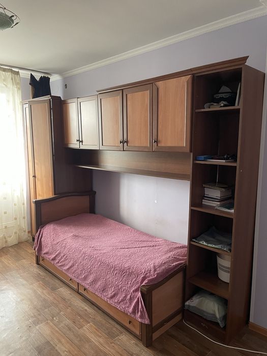 Продам комплект шкаф, стол, кровать