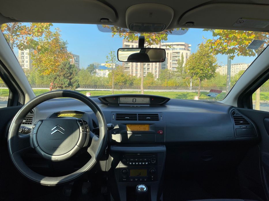 Vând Citroen C4 benzină,cutie manuală  1,6 ; 110 cp - 2007