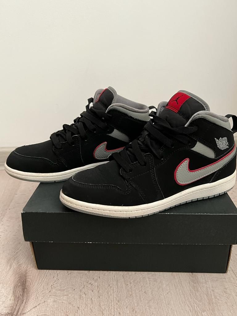 Jordan 1 mid  (PS)