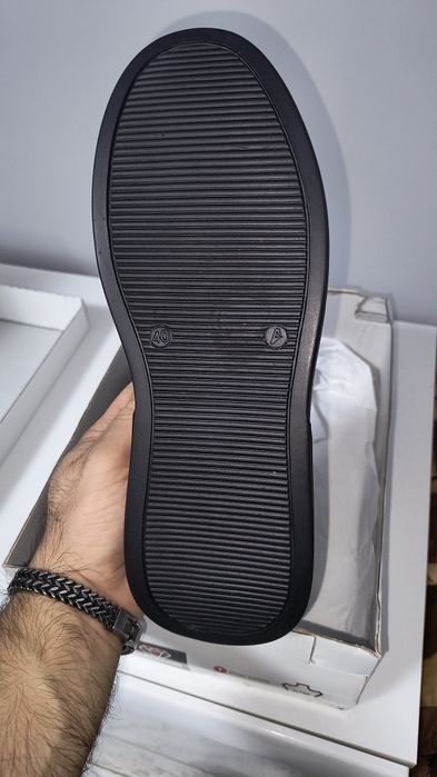 Продавам кожени Дамски обувки