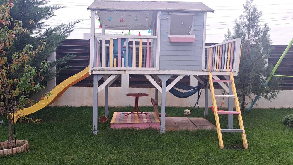 Loc de joaca / Casuta pentru copii din lemn
