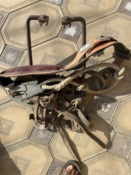 Лазы с монтерским поясом б/у