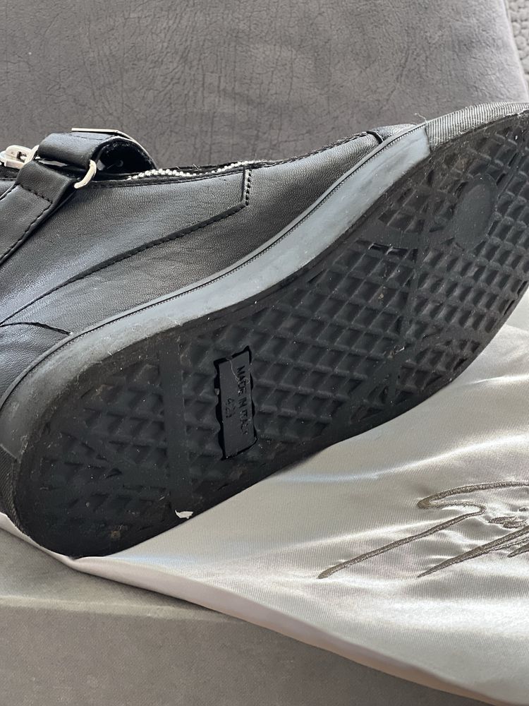 Giuseppe Zanotti обувки номер 42,5