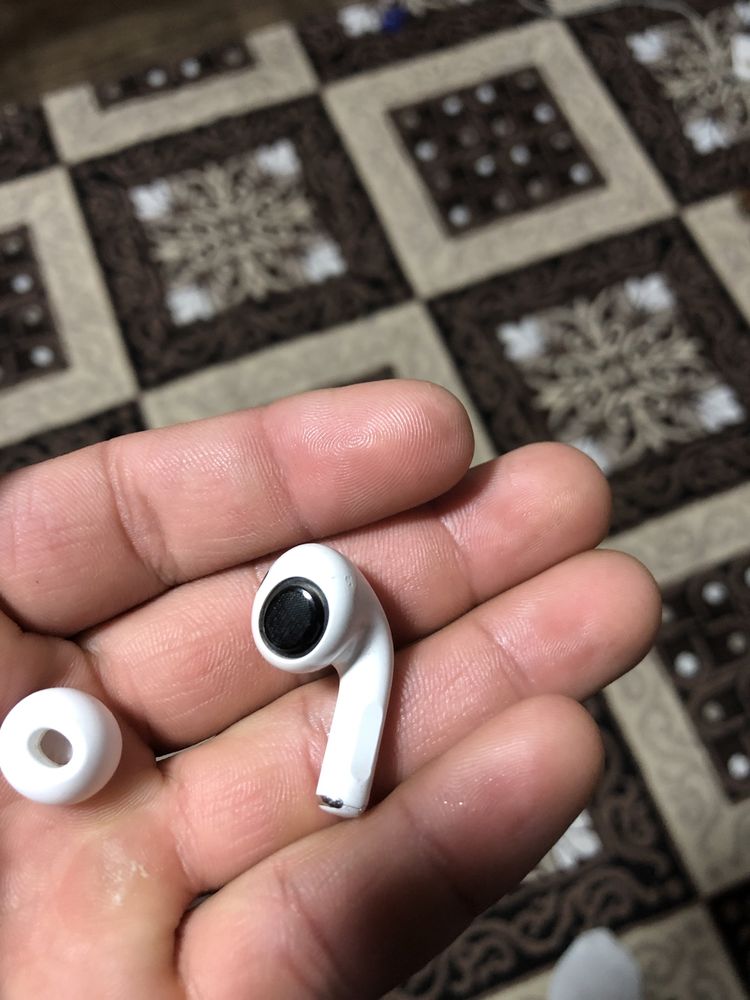 Airpods pro orginal chap taraf