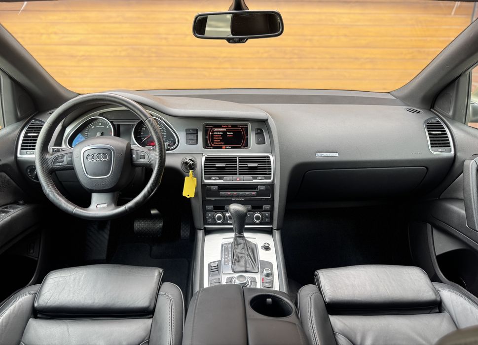 Audi Q7 S-Line 3.0 TDI QUATTRO 240CP doar 126.000KM PRIMUL PROPRIETAR