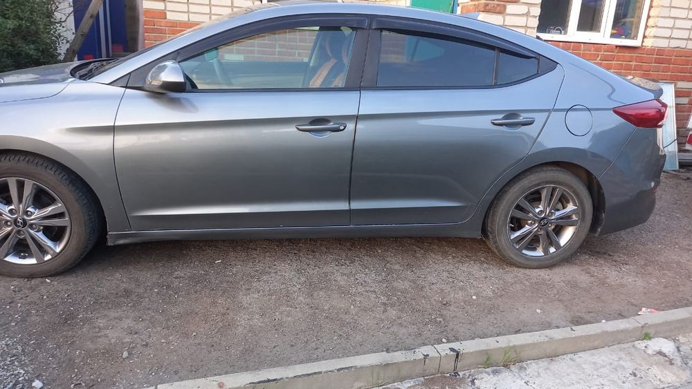 Продам автомобиль Hyundai Elantra 2017 г.