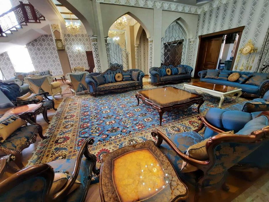 Продаю шикарный эксклюзивный дом 
ТТЗ, Диадора
35 соток
20 комнат