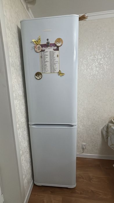 Срочно продам холодильник.