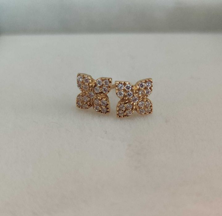 Cercei floricica cu închiderea surub