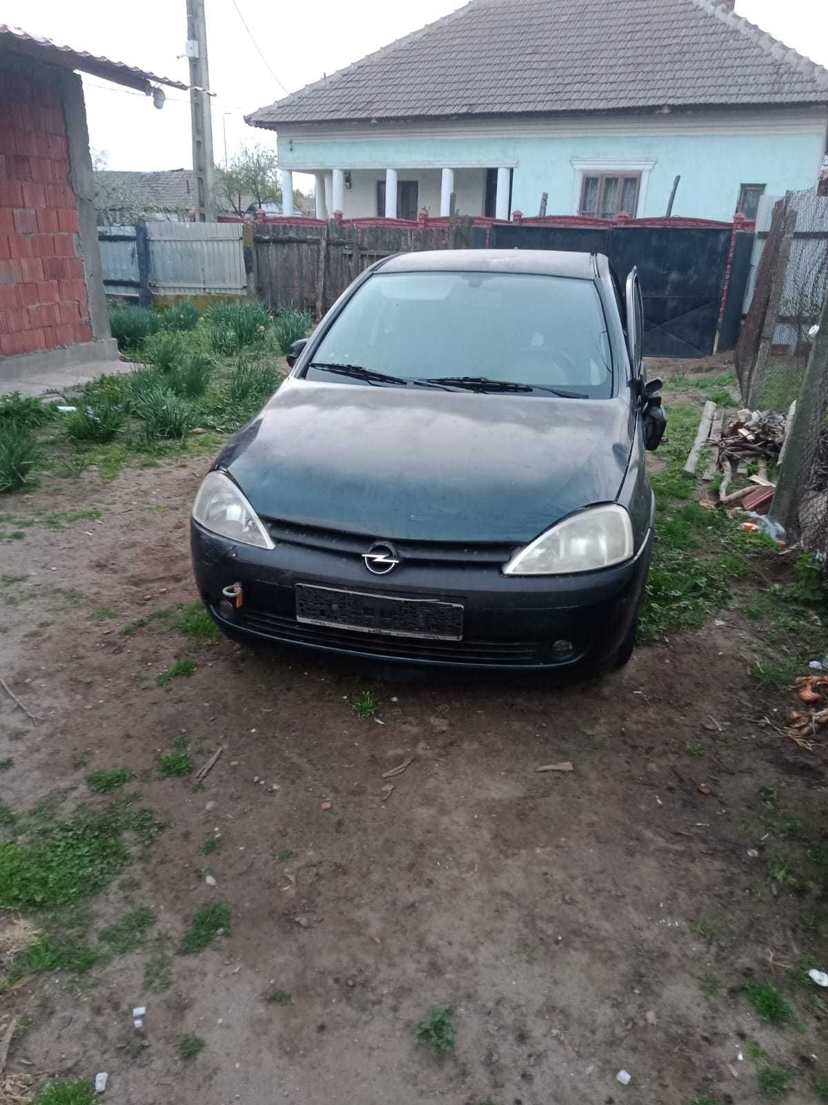 Opel Corsa C 1.2 avariata