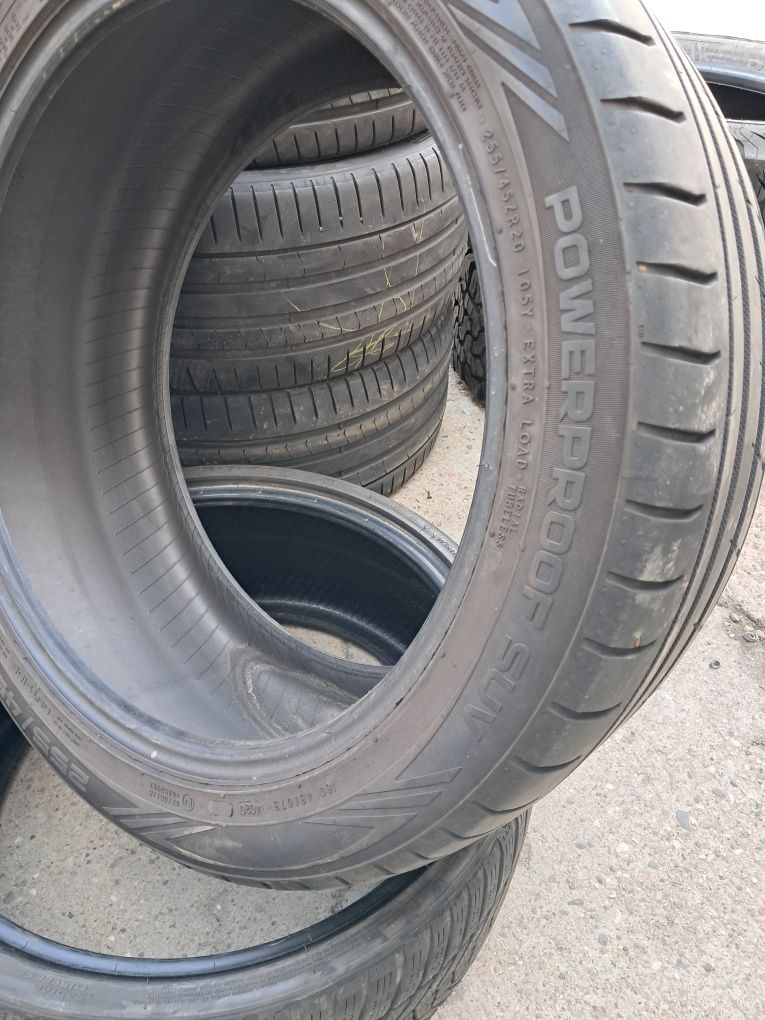 1XAnvelopa second vara 255 45 ZR 20 Nokian