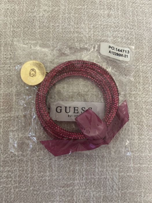 Guess розова гривна