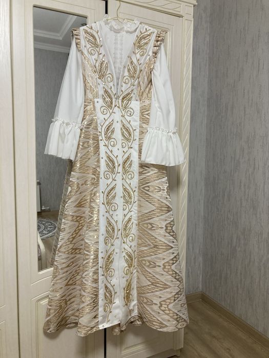 Kelinlar uchun liboslar 1 mata kiyilgan atiga holati yengi toza