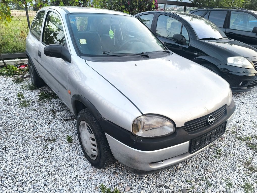 Opel Corsa B 1.0i 54к.с. НА ЧАСТИ