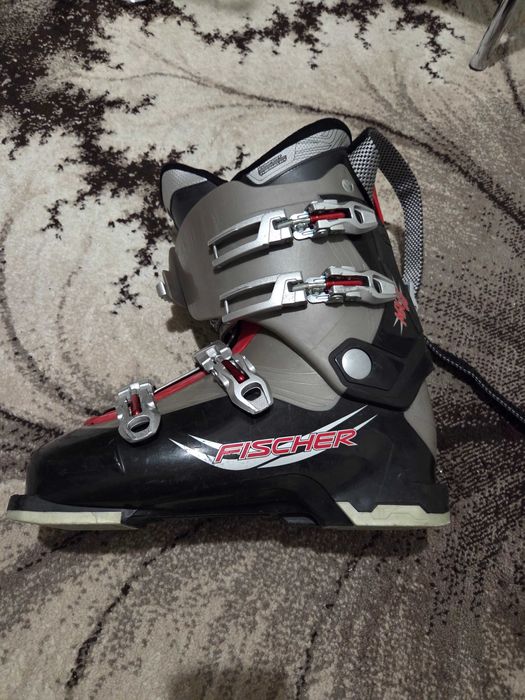 Продавам мъжки ски обувки - FISCHER