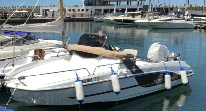 Beneteau Flyer 6.6 SunDeck - motor Evinrude