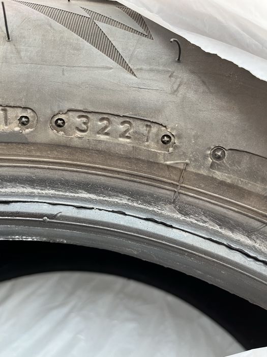 Bridgestone Blizzak  255 55 R18 109V Dot. 2021