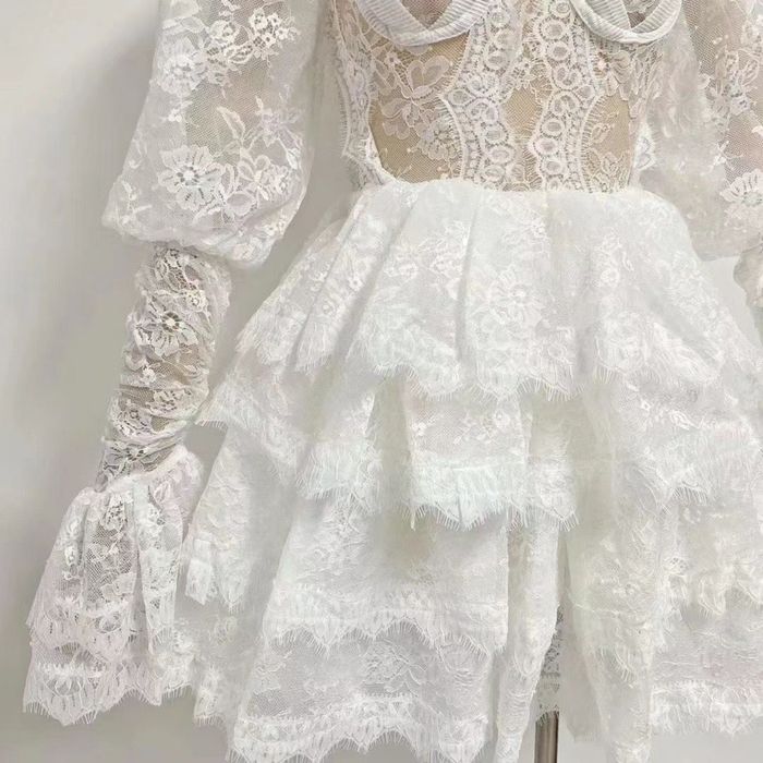 White muse романтична дантелена рокля