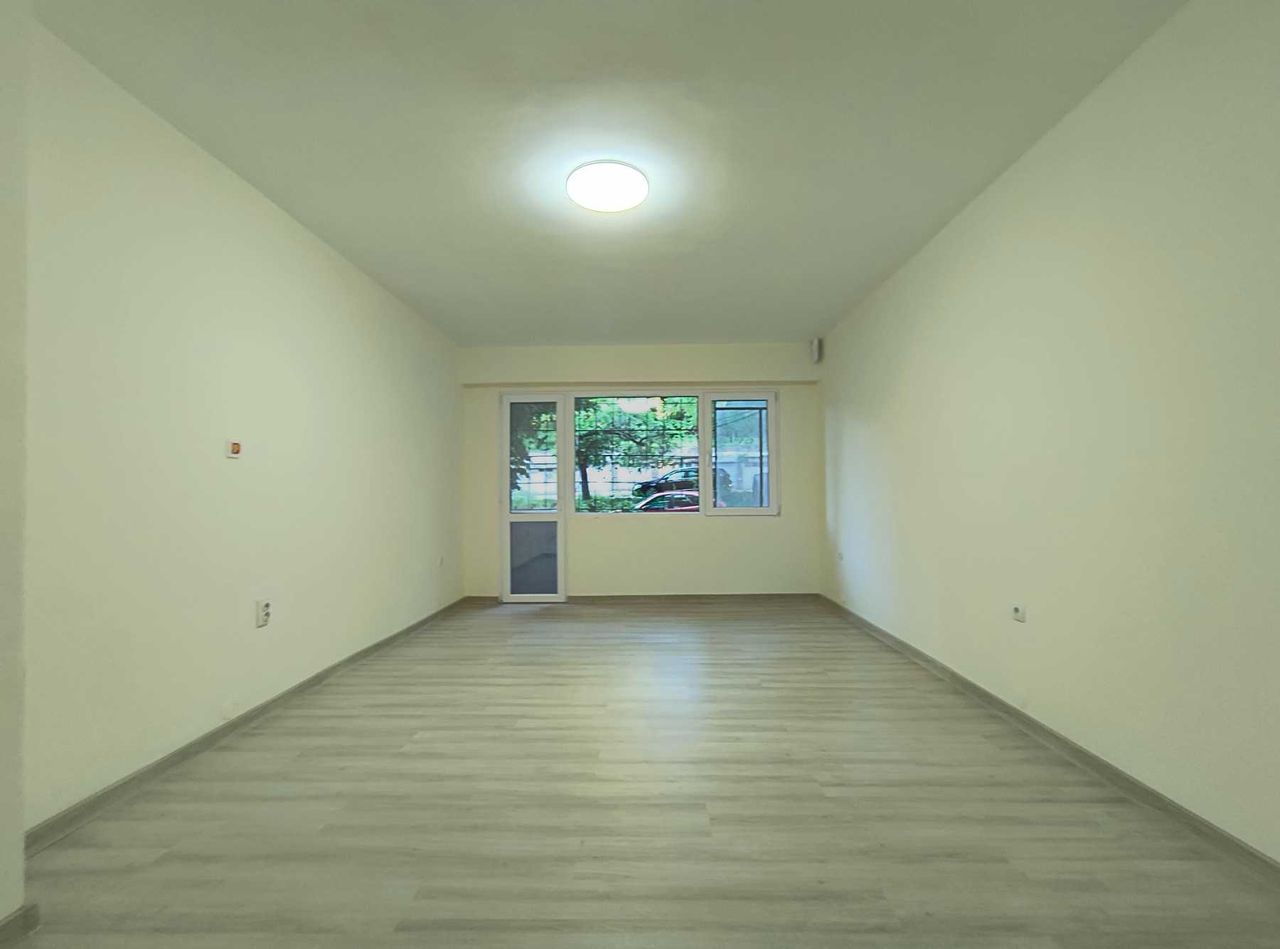 Продава се Тристаен апартамент в Русе, Здравец Изток - 77 кв.м за 1233 €/кв.м - Снимка #3